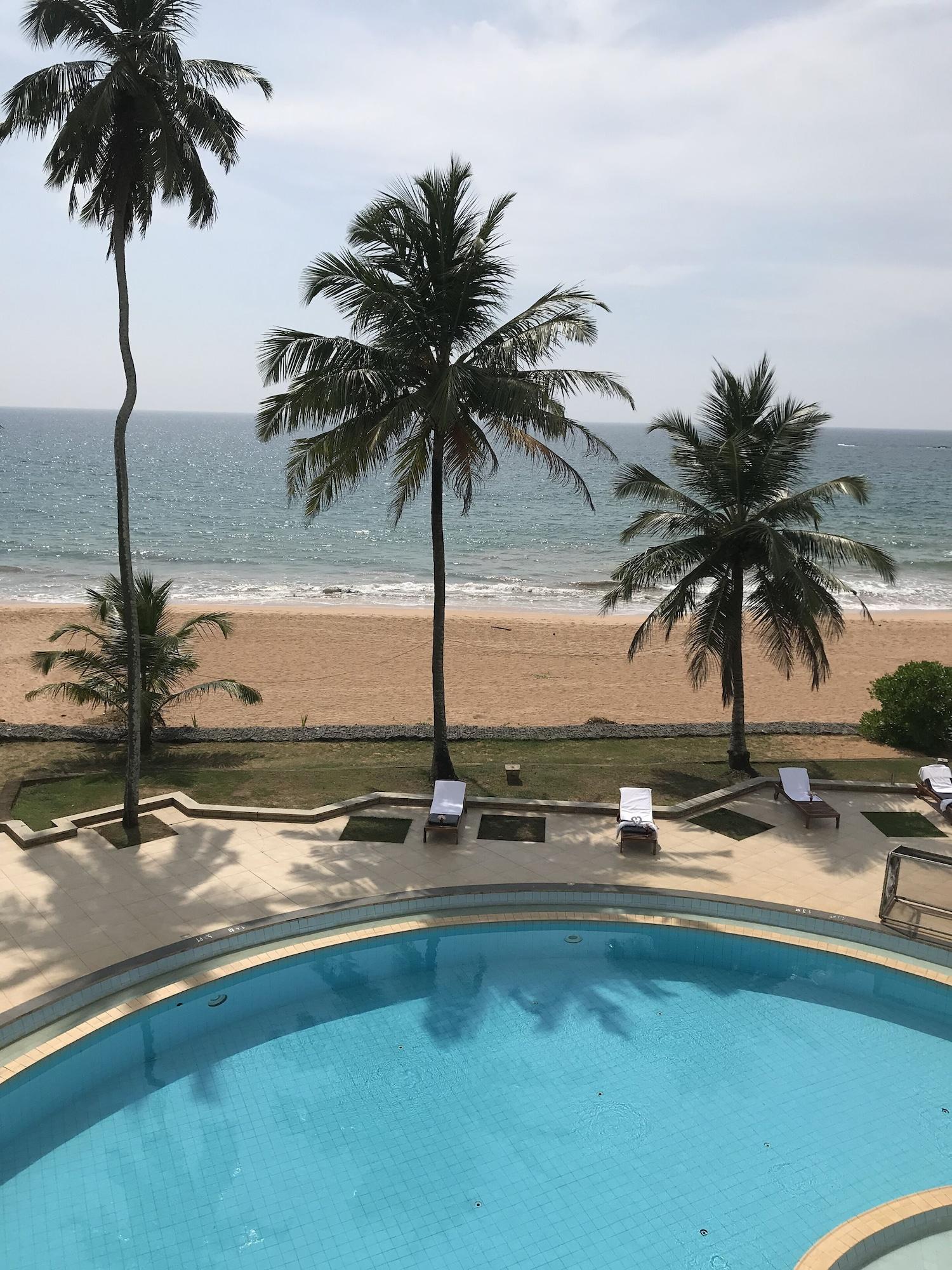 Induruwa Beach Resort Экстерьер фото