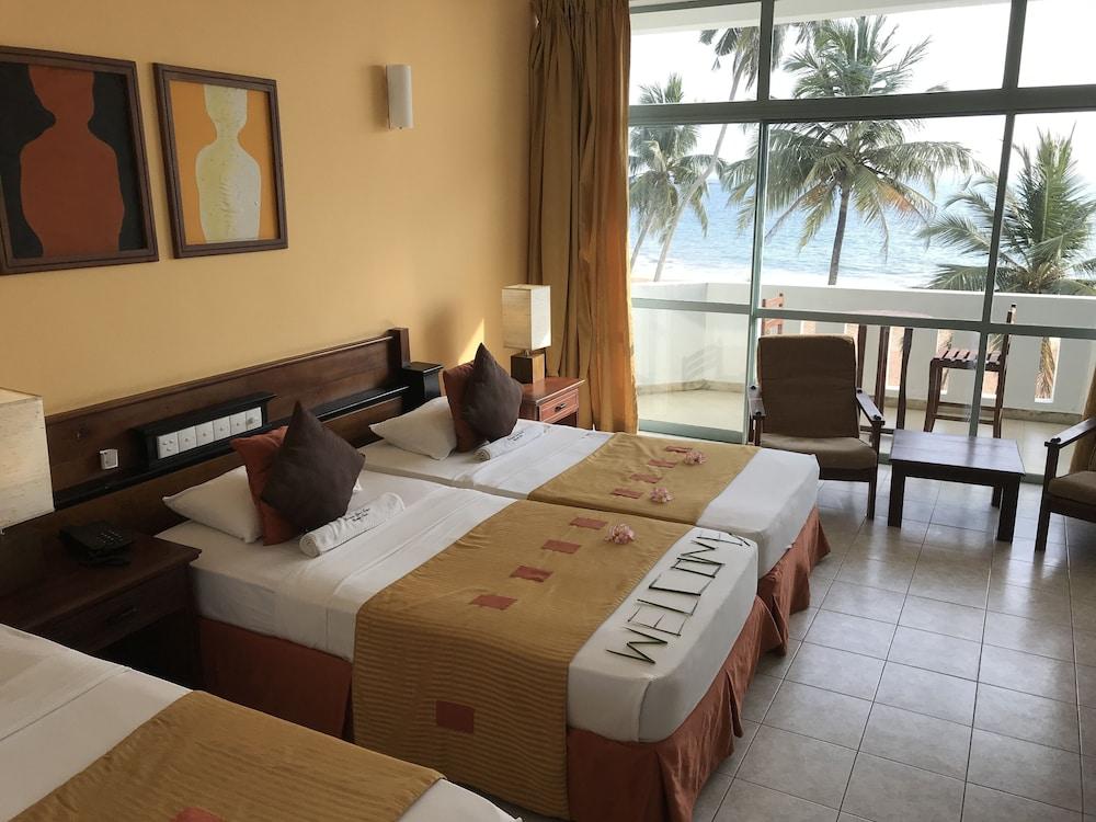 Induruwa Beach Resort Экстерьер фото